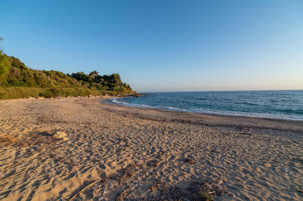 The Happiness Of Vangelis Paralia Vrachou Exterior foto